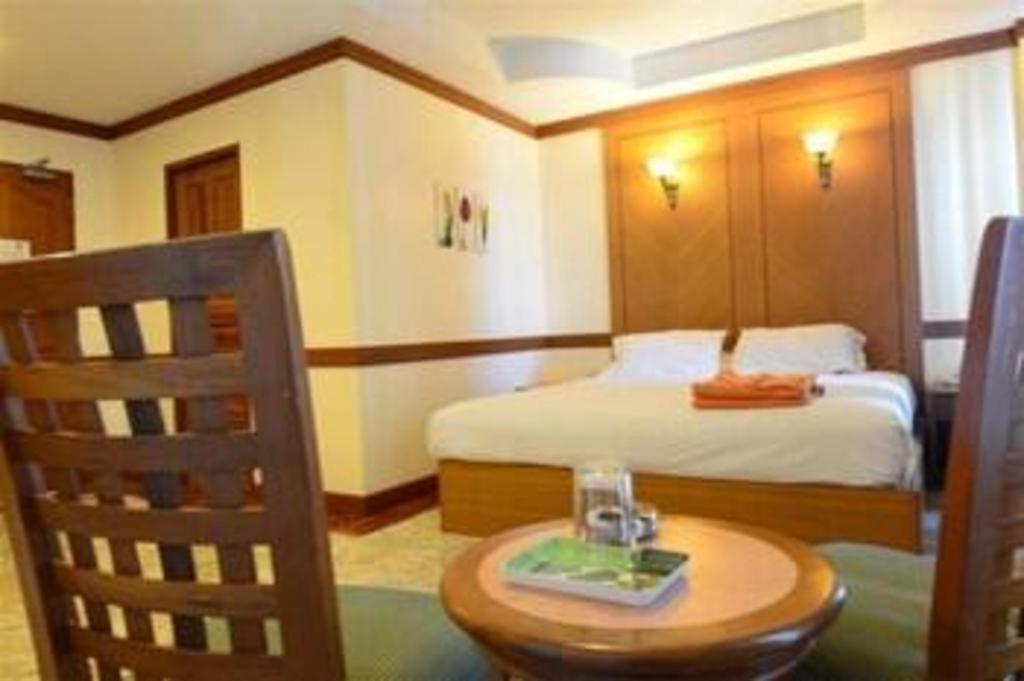 P.72 Hotel Pattaya Eksteriør billede